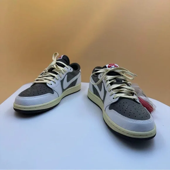 靴 Nike Air Jordan 1 Low OG SP US10 TRAVIS Size 10 - Jordan 1 Retro Low OG SP x Travis Scott Black